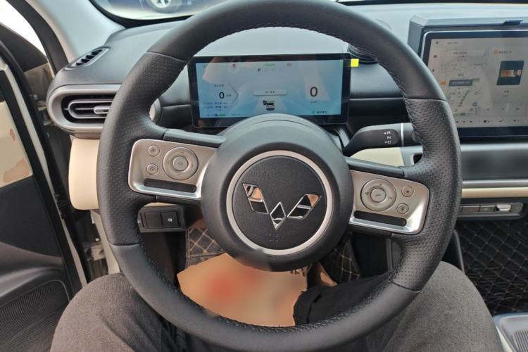 Used Wuling Bingo PLUS 2024 330 km Range Five-Seater Version Steering Wheel