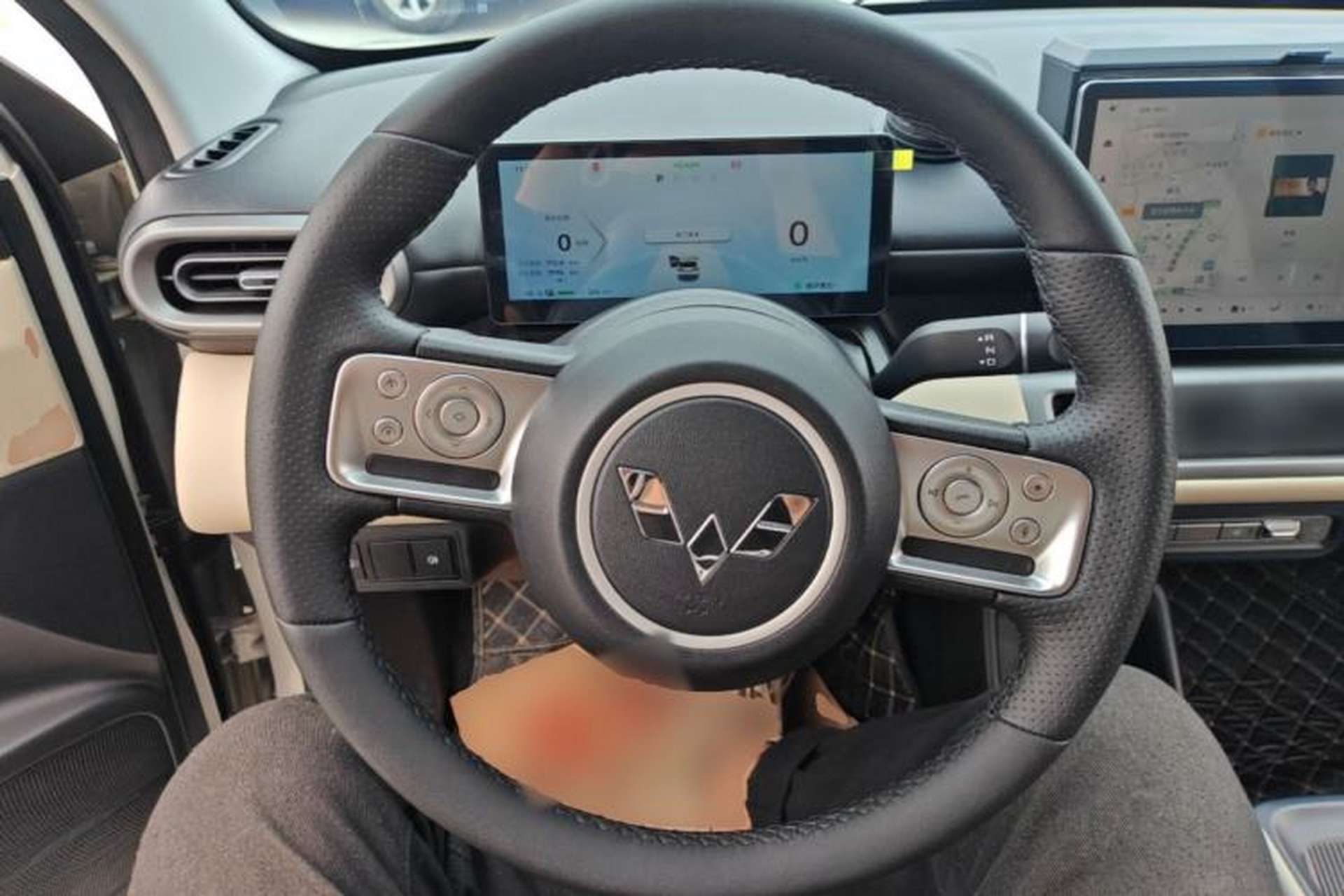 Used Wuling Bingo PLUS 2024 330 km Range Five-Seater Version Steering Wheel