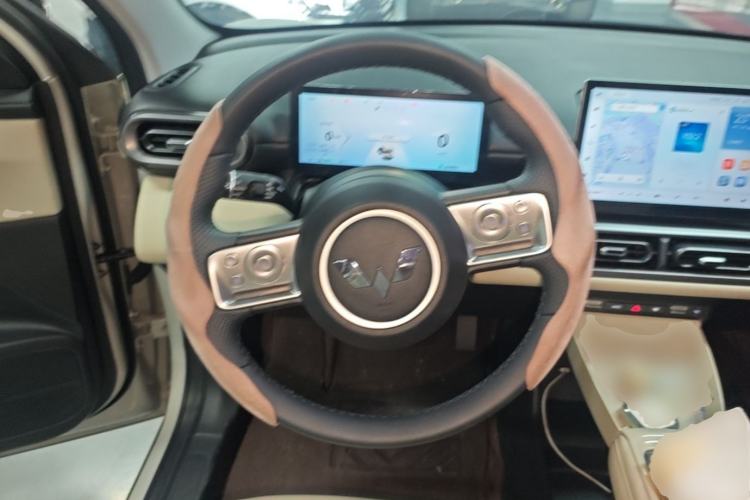 Used Wuling Bingo PLUS 2024 330 km Range Five-Seater Version Steering Wheel