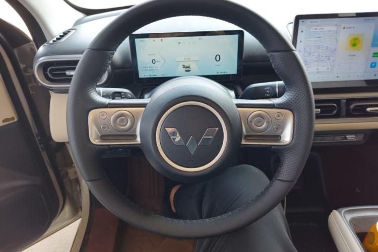 Used Wuling Bingo PLUS 2024 330 km Range Five-Seater Version Steering Wheel