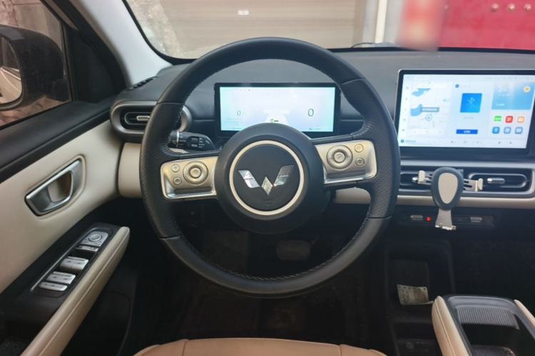 Used Wuling Bingo PLUS 2024 330 km Range Five-Seater Version Steering Wheel