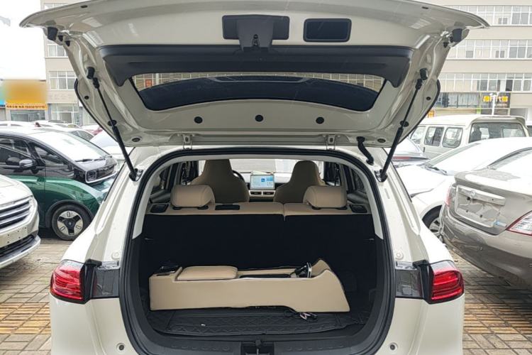 Used Wuling Bingo PLUS 2024 510 km Range 5-Seater Version Trunk