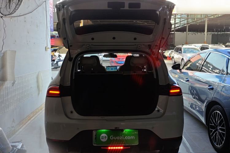 Used Wuling Bingo PLUS 2024 401 km Range 5-Seater Version Trunk