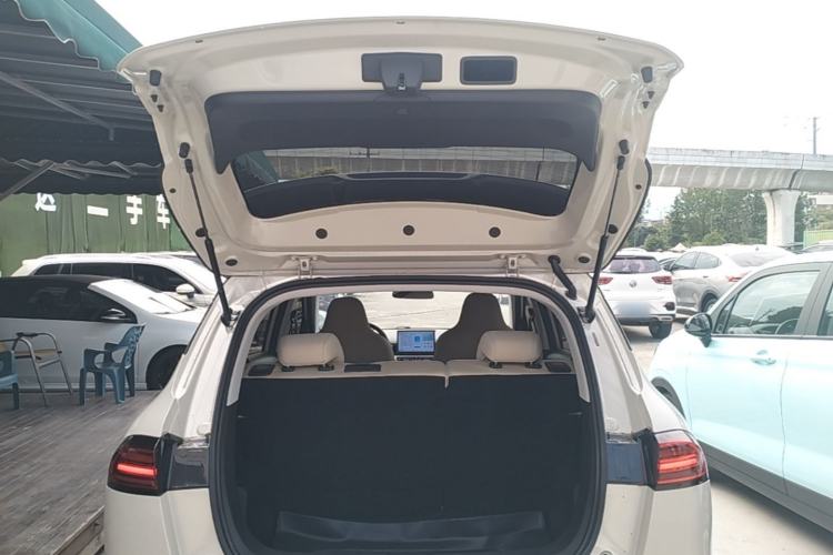 Used Wuling Bingo PLUS 2024 330 km Range Five-Seater Version Trunk