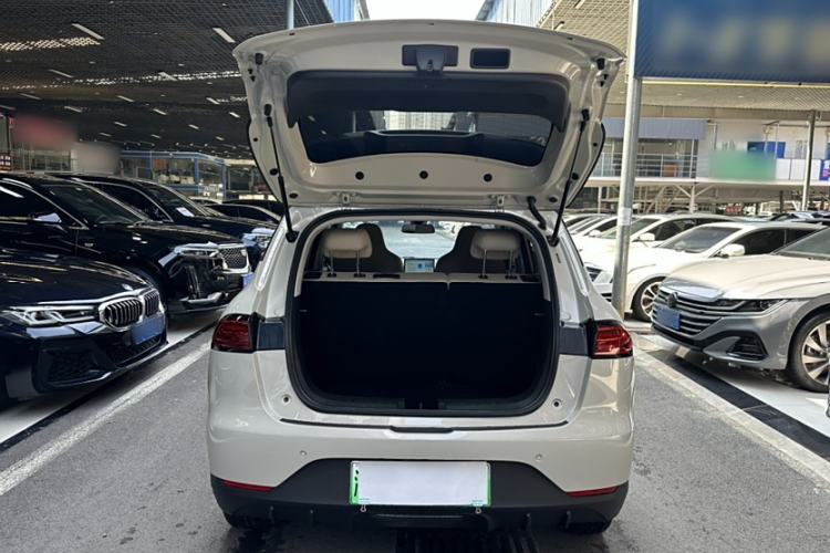 Used Wuling Bingo PLUS 2024 401 km Range 5-Seater Version Trunk