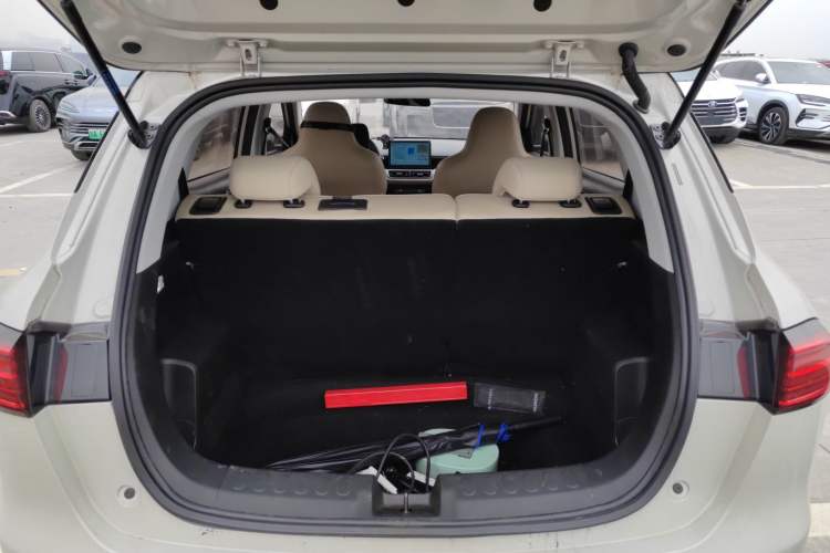 Used Wuling Bingo PLUS 2024 330 km Range Five-Seater Version Trunk