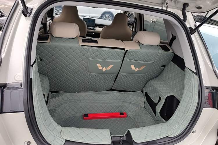 Used Wuling Bingo PLUS 2024 510 km Range 5-Seater Version Trunk