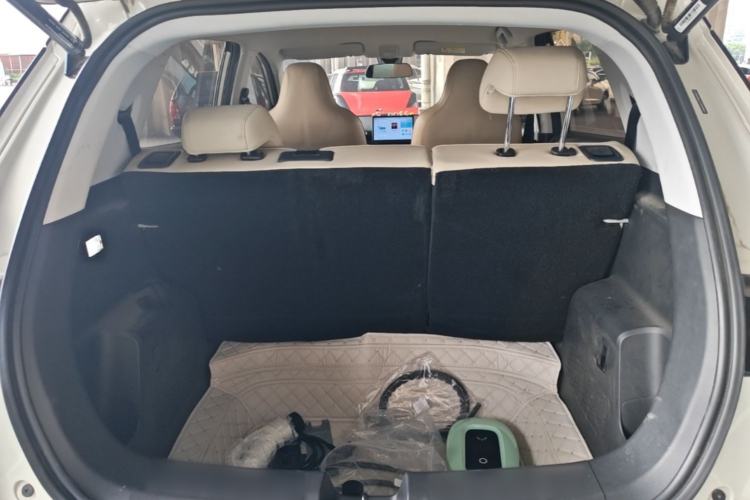 Used Wuling Bingo PLUS 2024 330 km Range Five-Seater Version Trunk
