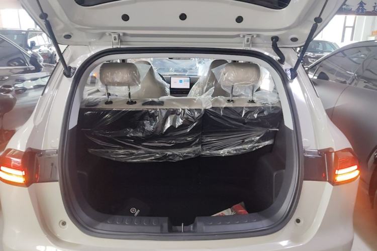 Used Wuling Bingo PLUS 2024 330 km Range Five-Seater Version Trunk