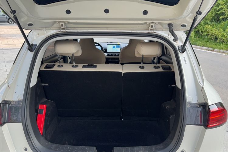 Used Wuling Bingo PLUS 2024 401 km Range 5-Seater Version Trunk