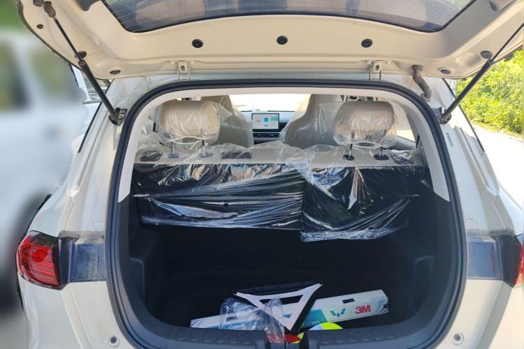Used Wuling Bingo PLUS 2024 330 km Range Five-Seater Version Trunk