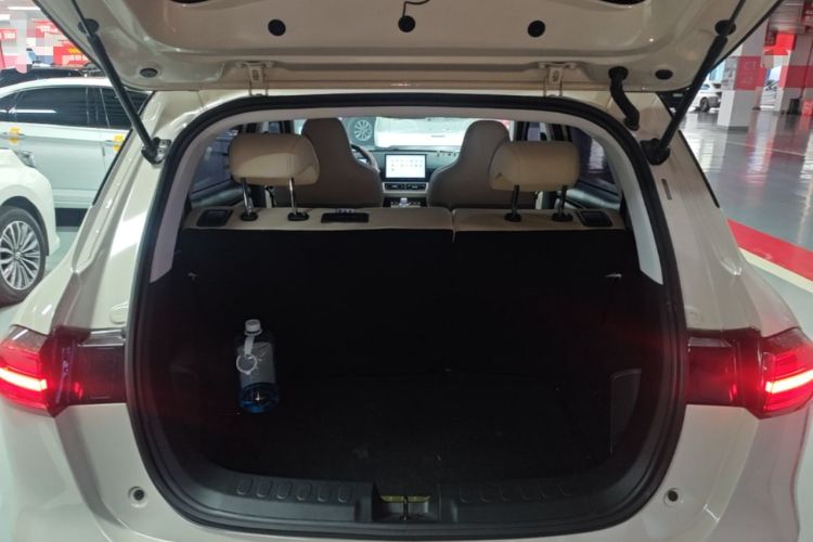 Used Wuling Bingo PLUS 2024 330 km Range Five-Seater Version Trunk