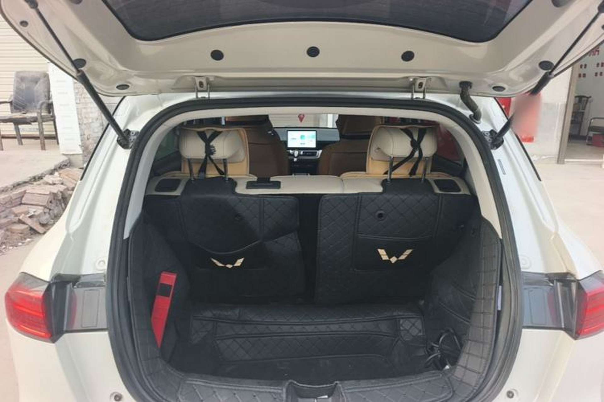 Used Wuling Bingo PLUS 2024 330 km Range Five-Seater Version Trunk