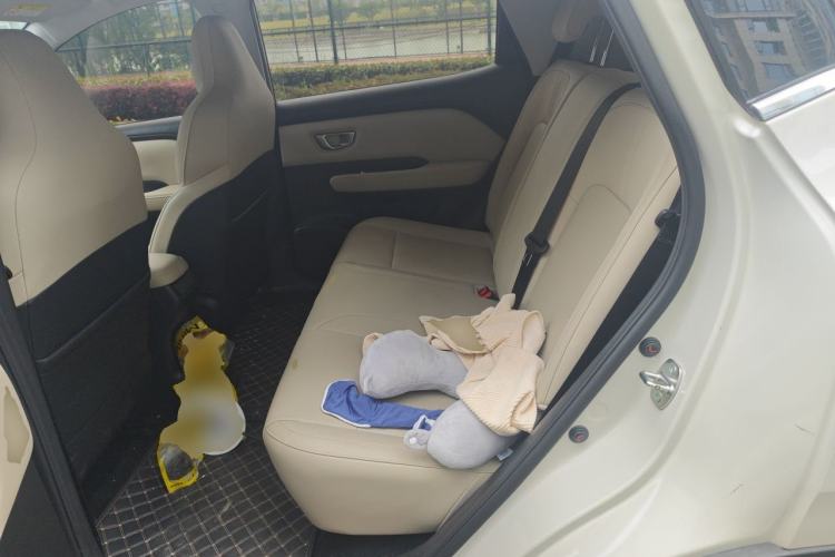 Used Wuling Bingo PLUS 2024 401 km Range 5-Seater Version Left Rear Seat