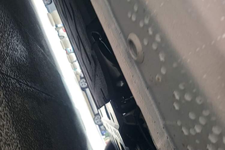 Used Wuling Bingo Pro 2026 Model 330km Flagship Edition Chassis Front Right
