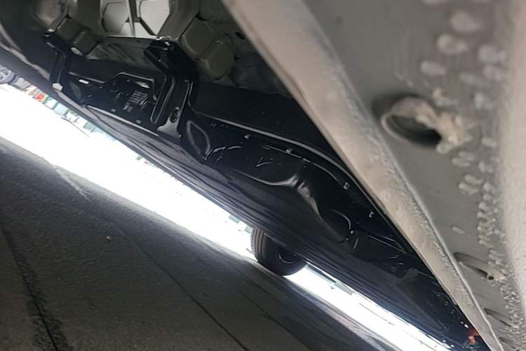 Used Wuling Bingo Pro 2026 Model 330km Flagship Edition Chassis Rear Right