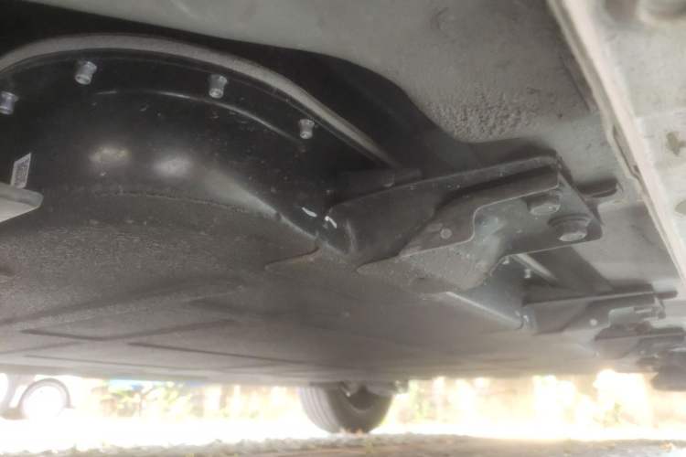 Used Wuling Bingo Pro 2026 Model 403km Deluxe Edition Chassis Front Left