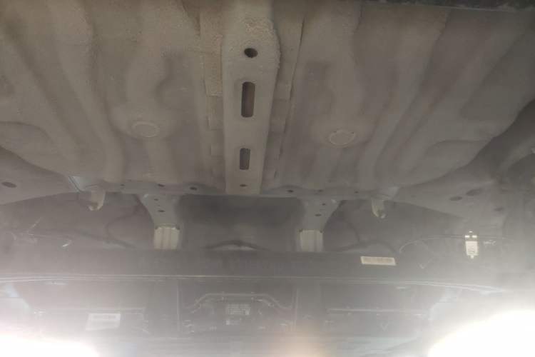 Used Wuling Bingo Pro 2026 Model 403km Deluxe Edition Chassis Rear