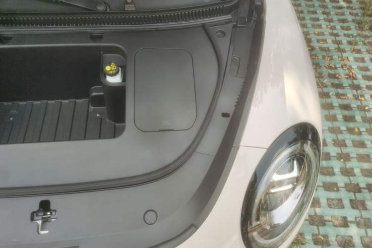 Used Wuling Bingo Pro 2026 Model 403km Deluxe Edition Engine Bay Left