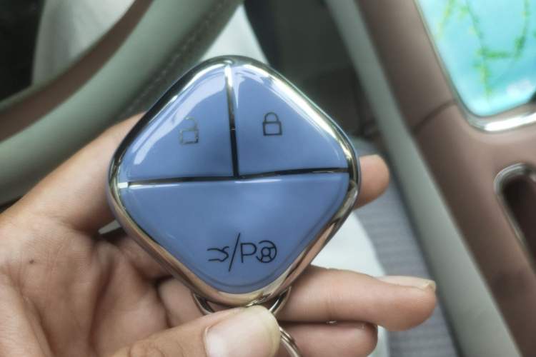 Used Wuling Bingo Pro 2026 Model 403km Deluxe Edition Vehicle Key