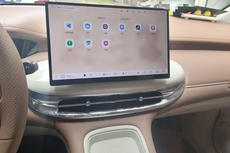 Used Wuling Bingo Pro 2026 Model 330km Flagship Edition Audio And AC Panel