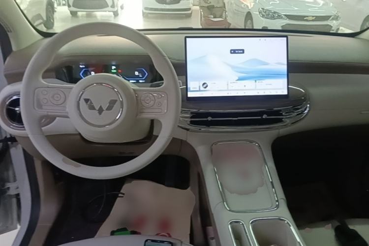 Used Wuling Bingo Pro 2026 Model 330km Deluxe Edition Center Console