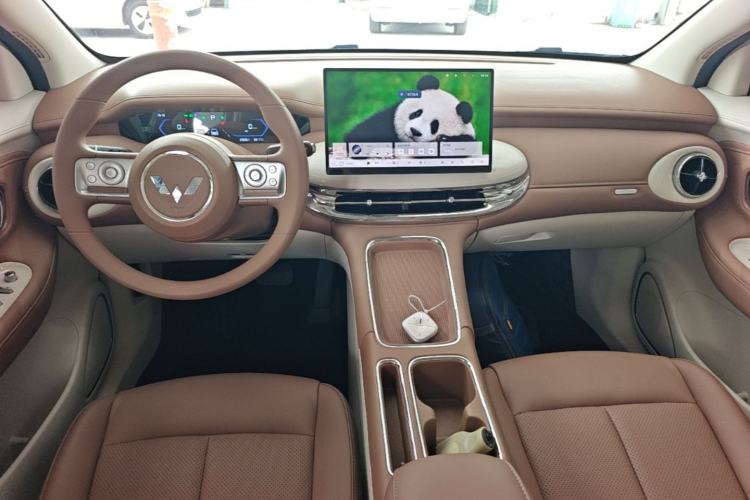 Used Wuling Bingo Pro 2026 Model 330km Deluxe Edition Center Console