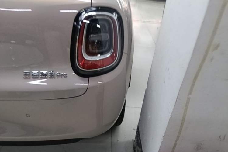 Used Wuling Bingo Pro 2026 Model 330km Deluxe Edition Exterior 3