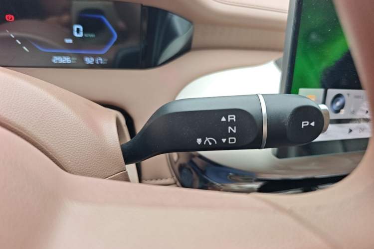 Used Wuling Bingo Pro 2026 Model 330km Deluxe Edition Gear Lever