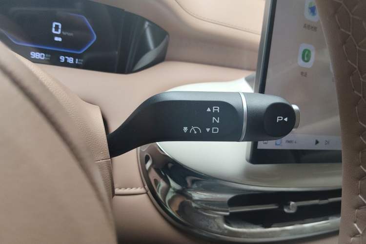 Used Wuling Bingo Pro 2026 Model 330km Flagship Edition Gear Lever