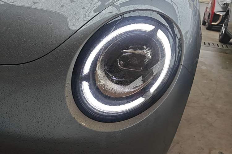 Used Wuling Bingo Pro 2026 Model 330km Flagship Edition Left Front Headlight