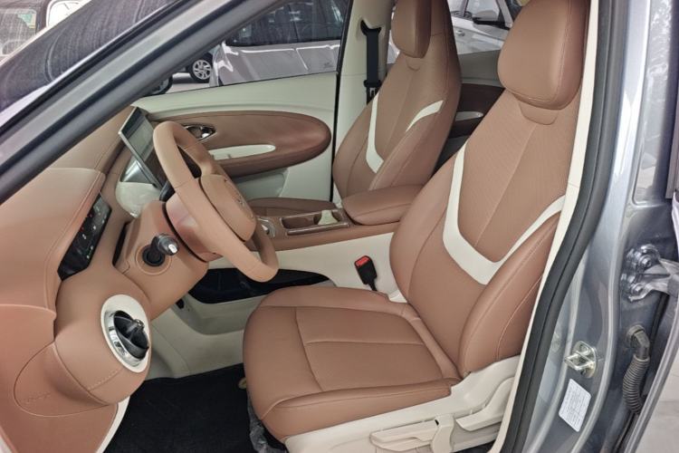 Used Wuling Bingo Pro 2026 Model 330km Deluxe Edition Left Front Seat