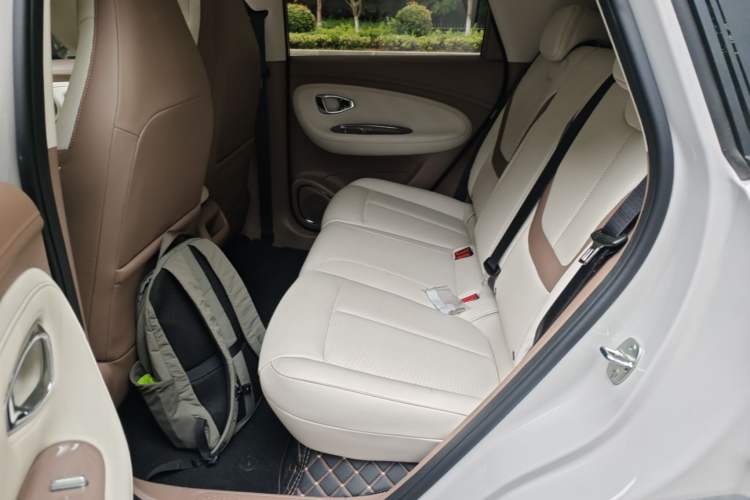 Used Wuling Bingo Pro 2026 Model 330km Deluxe Edition Left Rear Seat