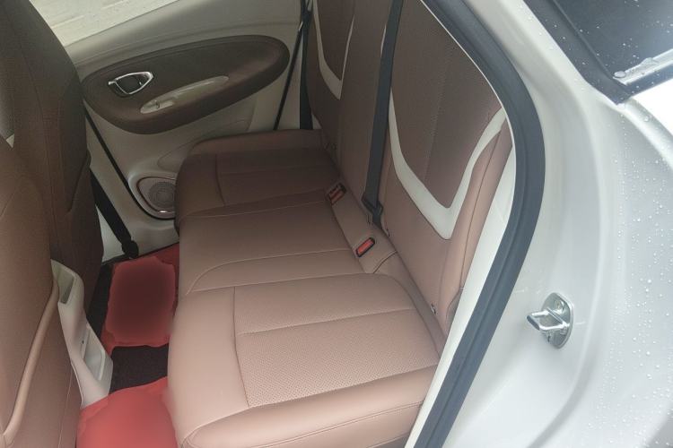 Used Wuling Bingo Pro 2026 Model 330km Flagship Edition Left Rear Seat