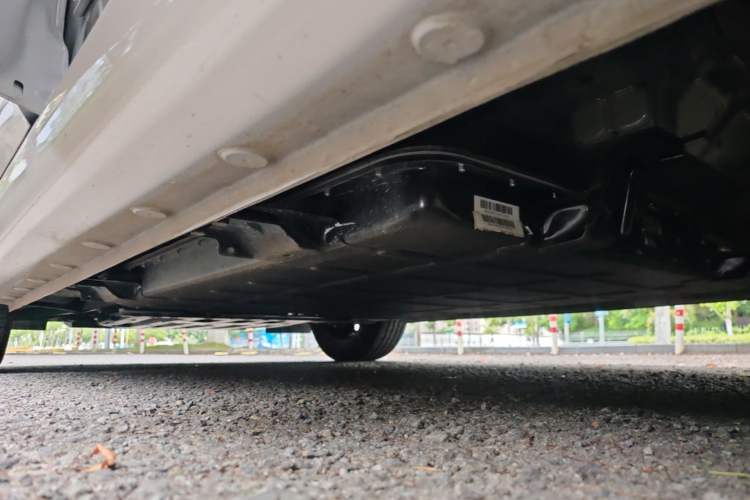 Used Wuling Bingo Pro 2026 Model 330km Deluxe Edition Left Side Sill