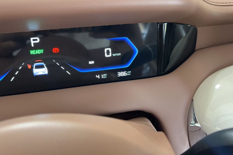 Used Wuling Bingo Pro 2026 Model 403km Flagship Edition Odometer Close Up