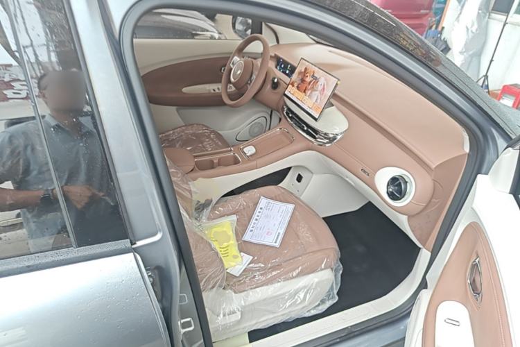 Used Wuling Bingo Pro 2026 Model 330km Flagship Edition Right Front Seat
