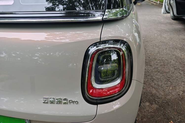 Used Wuling Bingo Pro 2026 Model 330km Deluxe Edition Right Rear Taillight