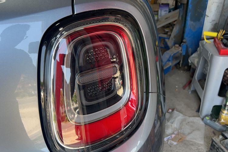 Used Wuling Bingo Pro 2026 Model 403km Flagship Edition Right Rear Taillight
