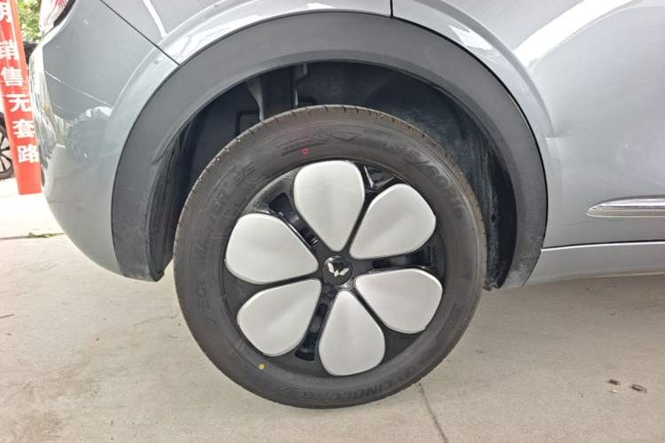 Used Wuling Bingo Pro 2026 Model 330km Deluxe Edition Right Rear Wheel Hub