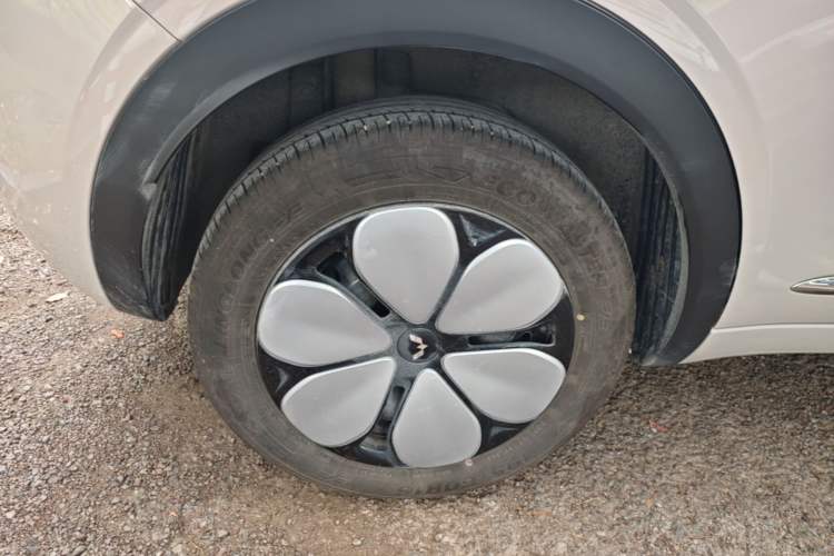 Used Wuling Bingo Pro 2026 Model 330km Deluxe Edition Right Rear Wheel Hub