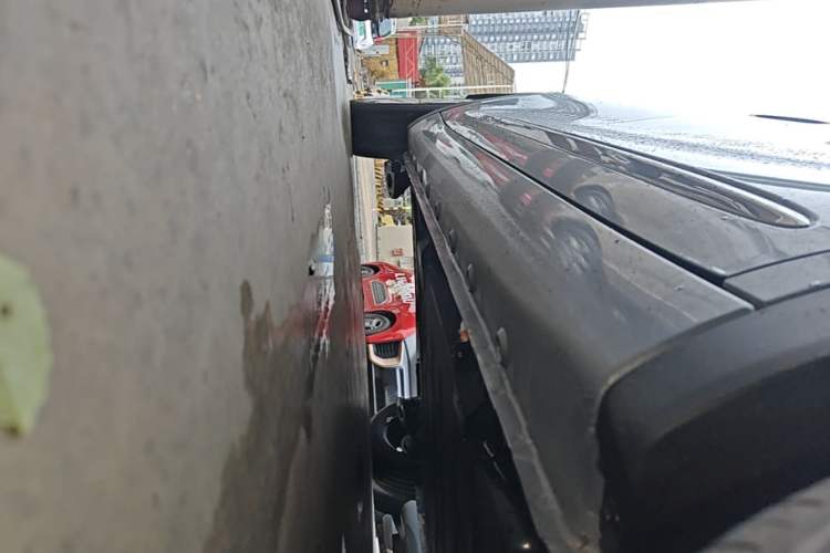 Used Wuling Bingo Pro 2026 Model 330km Flagship Edition Right Side Sill