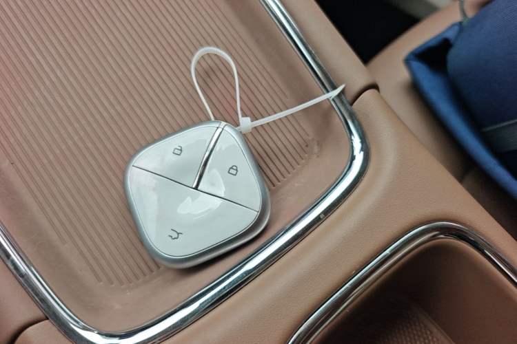 Used Wuling Bingo Pro 2026 Model 330km Deluxe Edition Vehicle Key