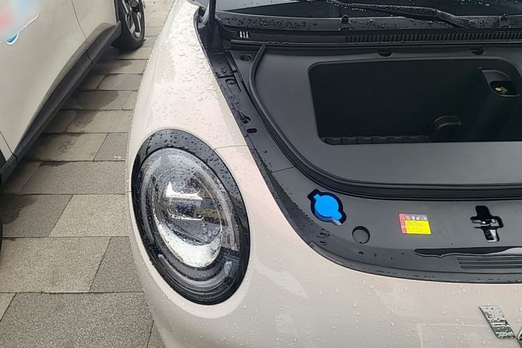Used Wuling Bingo Pro 2026 Model 330km Flagship Edition Engine Bay Right