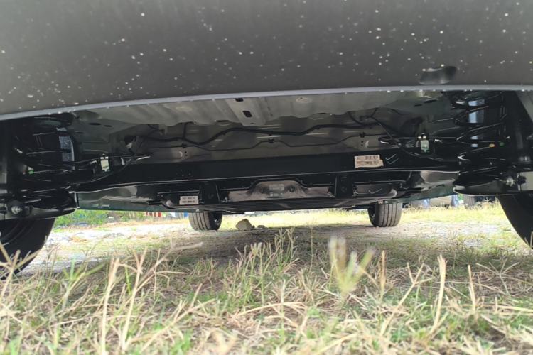 Used Wuling Bingo Pro 2026 Model 330km Flagship Edition Chassis Rear
