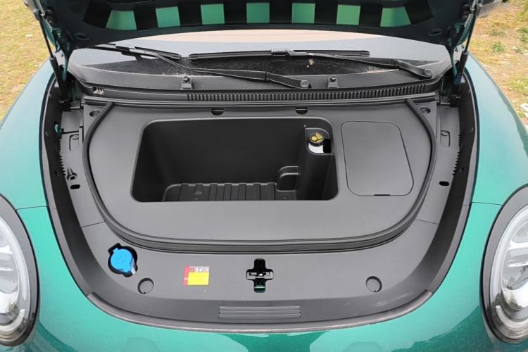 Used Wuling Bingo Pro 2026 Model 330km Flagship Edition Engine Bay