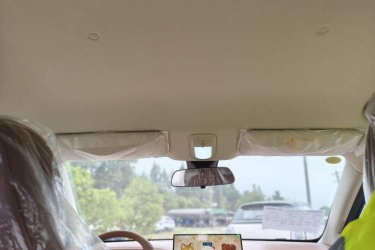 Used Wuling Bingo Pro 2026 Model 330km Flagship Edition Headliner