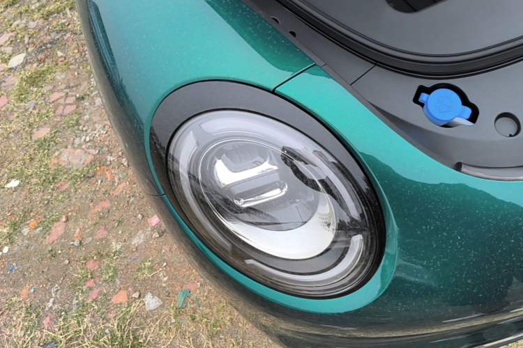 Used Wuling Bingo Pro 2026 Model 330km Flagship Edition Right Front Headlight