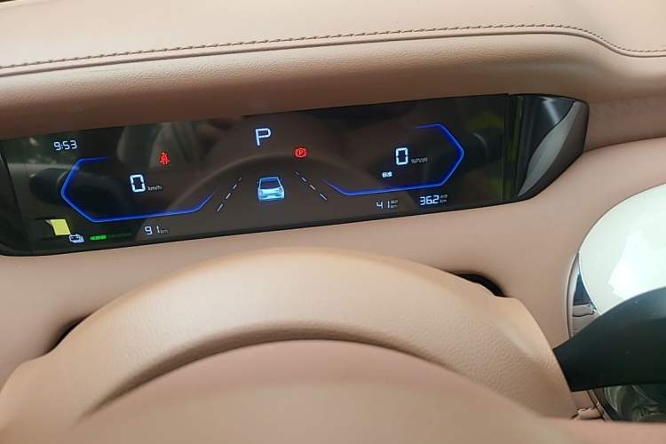 Used Wuling Bingo Pro 2026 Model 330km Flagship Edition Odometer Close Up