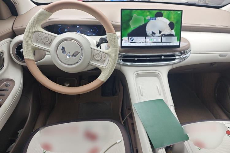 Used Wuling Bingo Pro 2026 Model 330km Deluxe Edition Center Console